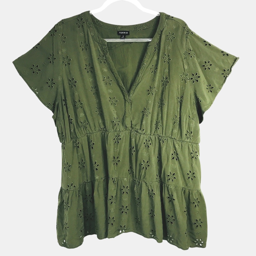 Torrid Womens Size 3 (22/24) Olive Green Eyelet Babydoll Top Rayon Boho Peplum